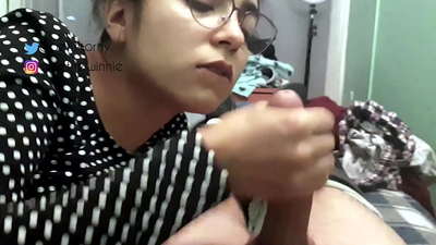 Gibuhat sa kamot nga adunay pagtapos sa kamot - daghang gatas