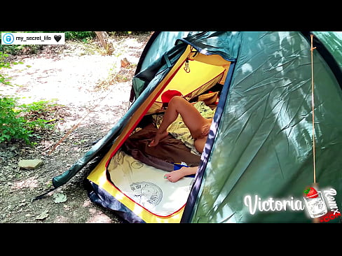 ❤️ Gikuha sa camera Passionate jerk off Stranger in a tent ️ Lisud nga porn sa amon ️❤